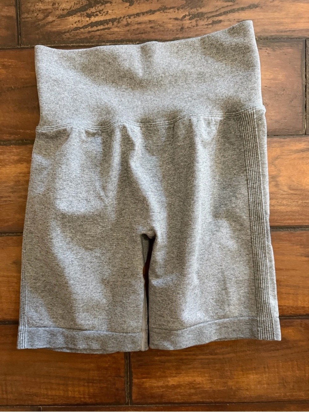 High-Waist Grey Active Biker Shorts With Scrunch Butt
